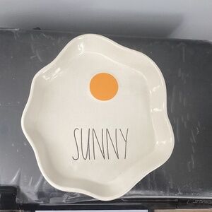 Rae Dunn egg plate
